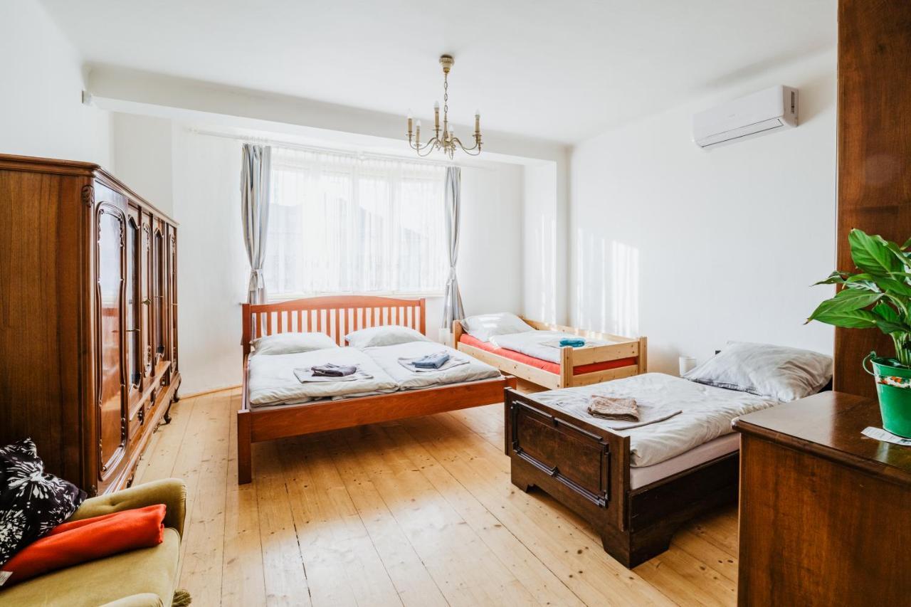 Maison d'hôtes U Nas Ve Vile à Cejc Extérieur photo